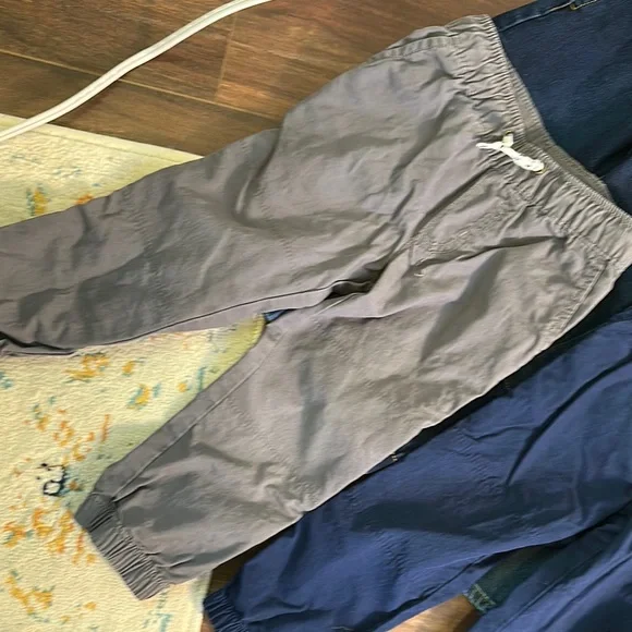 Lot of 3T pants. - Picture 3 of 9